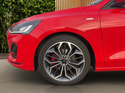 Ford Focus 1.0 EcoBoost Hybrid ST Line X | Pano | Adapt. Cruise | Trekhaak | Blis | Apple Carplay | 18'' ActivLease financial lease