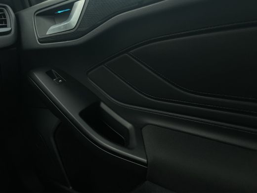 Ford Focus 1.0 EcoBoost Hybrid ST Line X | Pano | Adapt. Cruise | Trekhaak | Blis | Apple Carplay | 18'' ActivLease financial lease