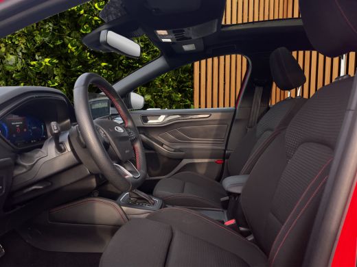 Ford Focus 1.0 EcoBoost Hybrid ST Line X | Pano | Adapt. Cruise | Trekhaak | Blis | Apple Carplay | 18'' ActivLease financial lease