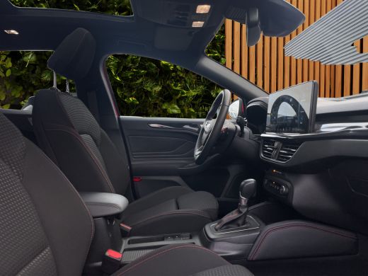 Ford Focus 1.0 EcoBoost Hybrid ST Line X | Pano | Adapt. Cruise | Trekhaak | Blis | Apple Carplay | 18'' ActivLease financial lease