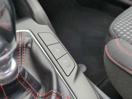 Ford Focus 1.0 ST Line | Trekhaak | Pano | Cruise Control | Carplay | Climate Control ActivLease financial lease