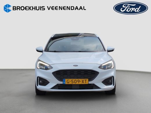Ford Focus 1.0 ST Line | Trekhaak | Pano | Cruise Control | Carplay | Climate Control ActivLease financial lease