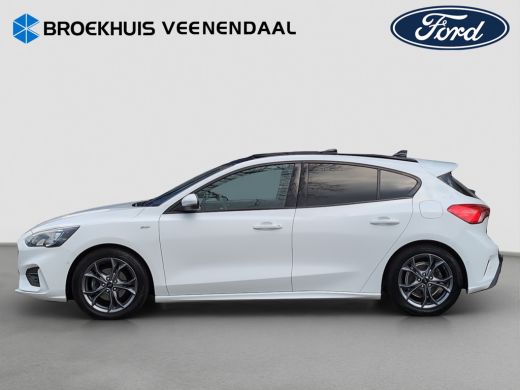 Ford Focus 1.0 ST Line | Trekhaak | Pano | Cruise Control | Carplay | Climate Control ActivLease financial lease