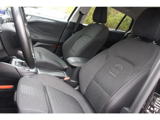 Ford Focus 1.0EB Active Business | NL-AUTO! | 1E EIGENAAR! | CAMERA | TREKHAAK | DEALER OH! | NAVI | PARK SE... ActivLease financial lease