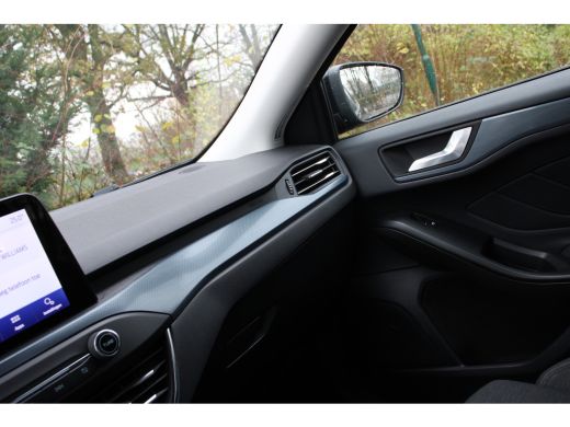 Ford Focus 1.0EB Active Business | NL-AUTO! | 1E EIGENAAR! | CAMERA | TREKHAAK | DEALER OH! | NAVI | PARK SE... ActivLease financial lease