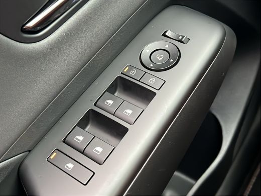 Hyundai Kona 1.6 GDI 141pk HEV N-Line | Premium audio | 360 camera | Bestuurdersstoel met geheugen | Adaptive ... ActivLease financial lease