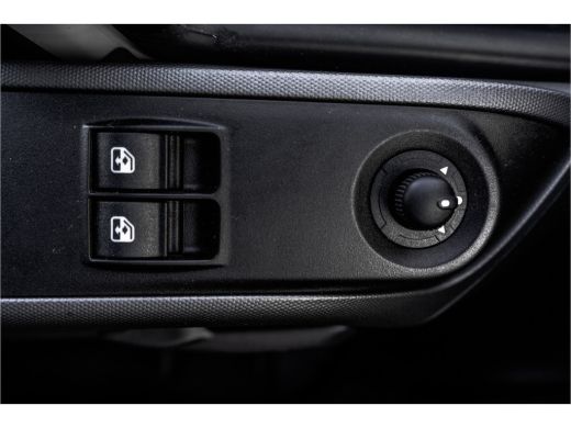 Iveco Daily 35C18 | NW Model | Bakwagen met Laadklep | Automaat | LED | Navi | 3.5T Trekhaak | Climate | Crui... ActivLease financial lease