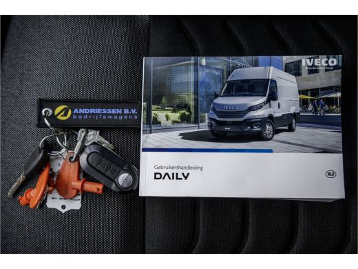 Iveco Daily 35C18 | NW Model | Bakwagen met Laadklep | Automaat | LED | Navi | 3.5T Trekhaak | Climate | Crui... ActivLease financial lease