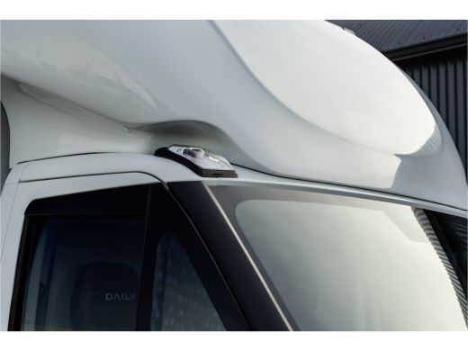 Iveco Daily 35C18 | NW Model | Bakwagen met Laadklep | Automaat | LED | Navi | 3.5T Trekhaak | Climate | Crui... ActivLease financial lease