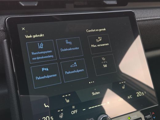 Lexus LBX Elegant 2WD | Apple CarPlay | Parkeersensoren | Stuur/Stoelverwarming | Rijklaarprijs incl. garan... ActivLease financial lease