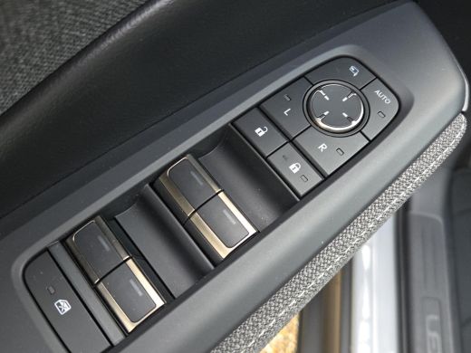 Lexus LBX Elegant 2WD | Apple CarPlay | Parkeersensoren | Stuur/Stoelverwarming | Rijklaarprijs incl. garan... ActivLease financial lease