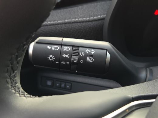 Lexus LBX Elegant 2WD | Apple CarPlay | Parkeersensoren | Stuur/Stoelverwarming | Rijklaarprijs incl. garan... ActivLease financial lease