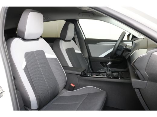 Opel Astra Sports Tourer 1.2 Turbo 110 Business Edition | Navi | Clima | Adaptive Cruise | Stoel- & Stuurver... ActivLease financial lease