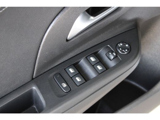 Opel Corsa 1.2 Elegance | Apple Carplay | Parkeersensoren Achter | Lichtmetalen velgen | ActivLease financial lease