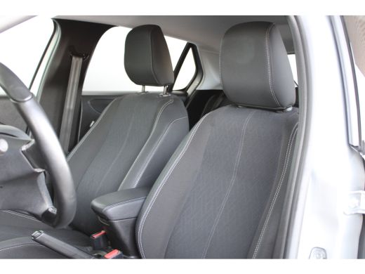 Opel Corsa 1.2 Elegance | Apple Carplay | Parkeersensoren Achter | Lichtmetalen velgen | ActivLease financial lease