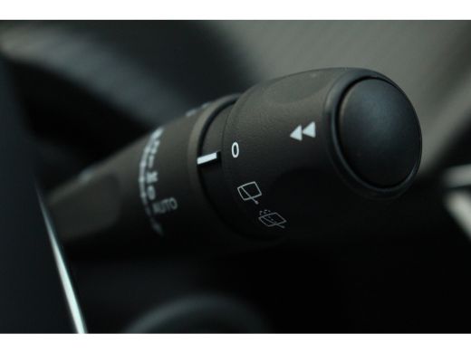 Peugeot 208 1.2 Hybrid 110 e-DCS6 Allure | Camera V+A | Navi | Cruise | Carplay | Dodehoek Sens. | LMV 16" | ... ActivLease financial lease