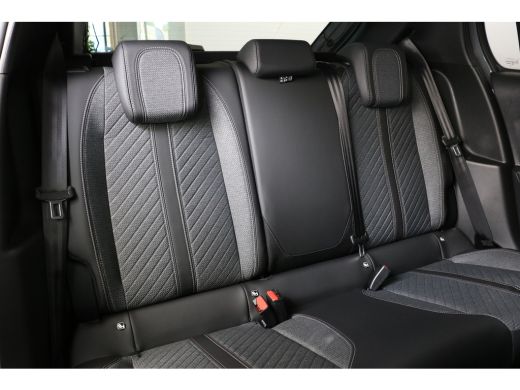 Peugeot 208 1.2 Hybrid 110 e-DCS6 Allure | Navi | Clima | Cruise | Camera V+A | Parkeersensoren V+A | Dodehoe... ActivLease financial lease