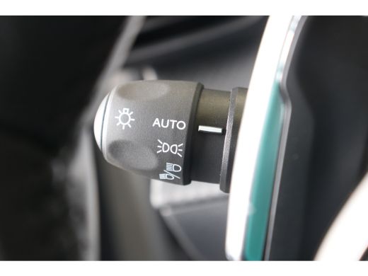 Peugeot 208 1.2 Hybrid 110 e-DCS6 Allure | Navi | Clima | Cruise | Camera V+A | Parkeersensoren V+A | Dodehoe... ActivLease financial lease