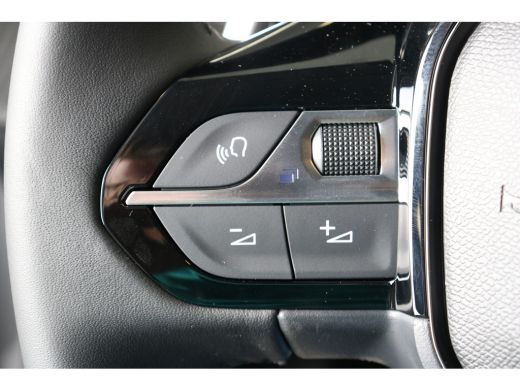 Peugeot 208 1.2 Hybrid 110 e-DCS6 Allure | Navi | Clima | Cruise | Camera V+A | Parkeersensoren V+A | Dodehoe... ActivLease financial lease