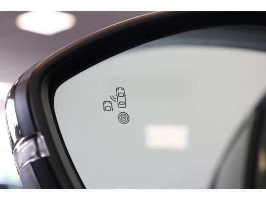 Peugeot 208 1.2 Hybrid 110 e-DCS6 Allure | Navi | Clima | Cruise | Camera V+A | Parkeersensoren V+A | Dodehoe... ActivLease financial lease