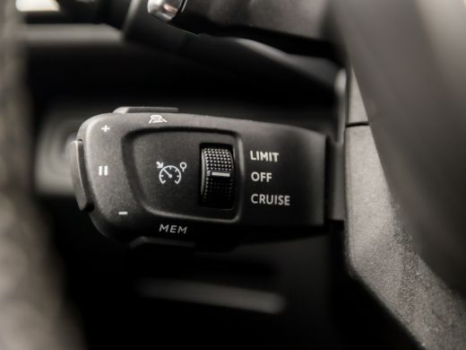 Peugeot 3008 1.6 HYbrid 225 Allure Sport 225Pk Automaat (APPLE CARPLAY, GROOT NAVI, 360 CAMERA, LEDER, SPORTST... ActivLease financial lease