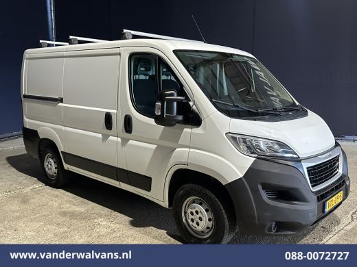 Peugeot Boxer 2.2 BlueHDi 120pk L1H1 Euro6 Airco | Dakdragers | 2500kg Trekhaak Bijrijdersbank ActivLease financial lease