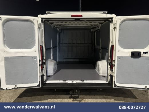 Peugeot Boxer 2.2 BlueHDi 120pk L1H1 Euro6 Airco | Dakdragers | 2500kg Trekhaak Bijrijdersbank ActivLease financial lease