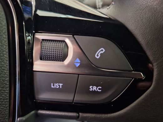 Peugeot e-2008 EV Active 50 kWh Navigatie | Stoelverwarming | Camera | DAB | Climate | 3-Fase! | Airco (automati... ActivLease financial lease