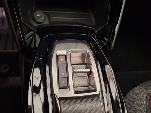 Peugeot e-2008 EV Active 50 kWh Navigatie | Stoelverwarming | Camera | DAB | Climate | 3-Fase! | Airco (automati... ActivLease financial lease