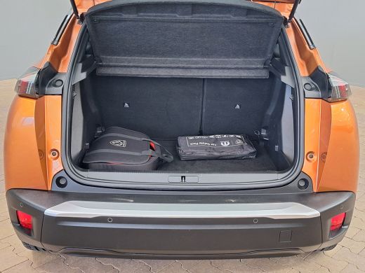 Peugeot e-2008 EV Active 50 kWh Navigatie | Stoelverwarming | Camera | DAB | Climate | 3-Fase! | Airco (automati... ActivLease financial lease