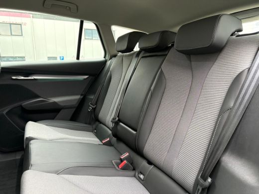 Skoda Enyaq iV 60 180 pk | Achteruitrijcamera | Cruise control | Navigatie | ActivLease financial lease