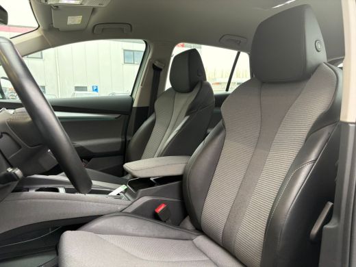 Skoda Enyaq iV 60 180 pk | Achteruitrijcamera | Cruise control | Navigatie | ActivLease financial lease