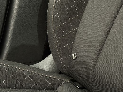 Skoda Kamiq 1.0 TSI Ambition 16" Lichtmetaal | Cruise | Airco | Bluetooth | LED | Elek. Ramen | Airco | Apple... ActivLease financial lease