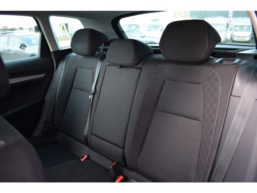 Skoda Karoq 1.0 TSI Business Edition | Apple CarPlay | Virtual | Stuur- en Stoelverwarming ActivLease financial lease