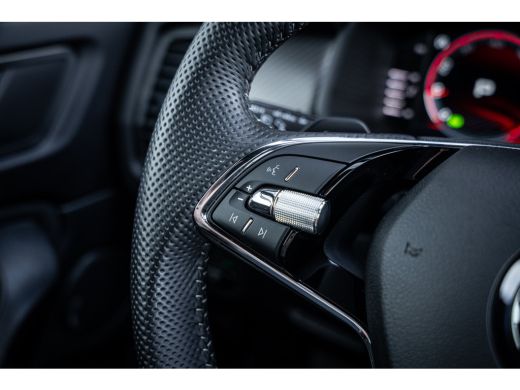 Skoda Kodiaq 1.5 TSI Sportline Business 7p. | Achteruitrijcamera | Cruise control | Matrix LED koplampen ActivLease financial lease