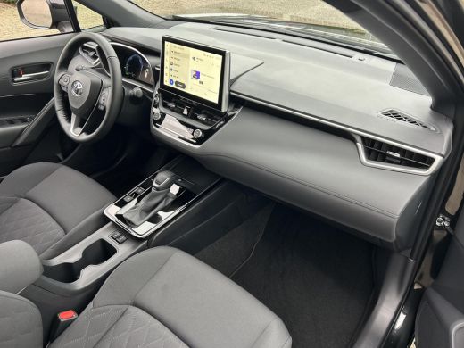 Toyota Corolla Cross Hybrid 140 Dynamic | Modeljaar 2025 | Nieuwe auto | Direct uit voorraad leverbaar | ActivLease financial lease