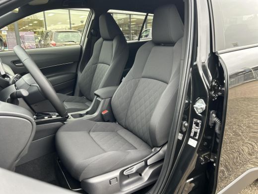 Toyota Corolla Cross Hybrid 140 Dynamic | Modeljaar 2025 | Nieuwe auto | Direct uit voorraad leverbaar | ActivLease financial lease