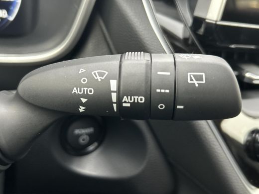 Toyota Corolla Cross Hybrid 140 Dynamic | Modeljaar 2025 | Nieuwe auto | Direct uit voorraad leverbaar | ActivLease financial lease