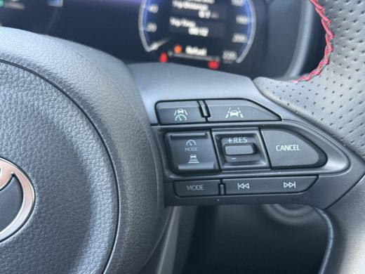 Toyota Yaris 1.5 Hybrid 130 GR Sport **PLUS PACK/ NIEUWE AUTO/ DIRECT LEVERBAAR** ActivLease financial lease