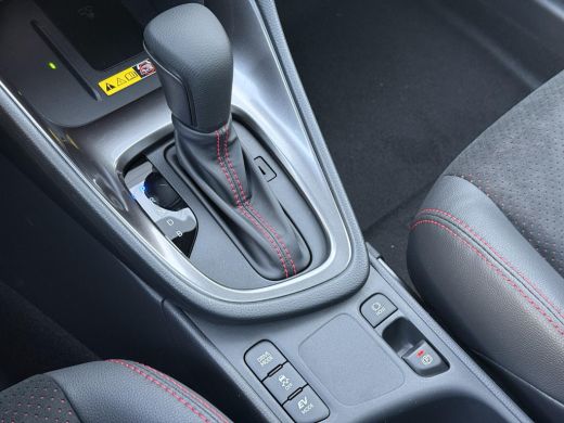 Toyota Yaris 1.5 Hybrid 130 GR Sport **PLUS PACK/ NIEUWE AUTO/ DIRECT LEVERBAAR** ActivLease financial lease