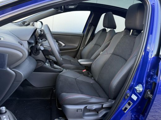 Toyota Yaris 1.5 Hybrid 130 GR Sport **PLUS PACK/ NIEUWE AUTO/ DIRECT LEVERBAAR** ActivLease financial lease