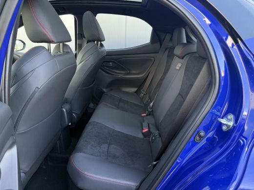 Toyota Yaris 1.5 Hybrid 130 GR Sport **PLUS PACK/ NIEUWE AUTO/ DIRECT LEVERBAAR** ActivLease financial lease