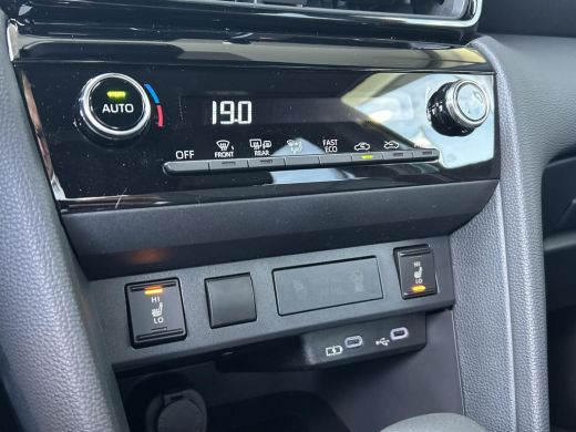 Toyota Yaris Cross 1.5 Hybrid 115 Dynamic + Comfort Pack | Nieuwe auto | Direct uit voorraad leverbaar | ActivLease financial lease