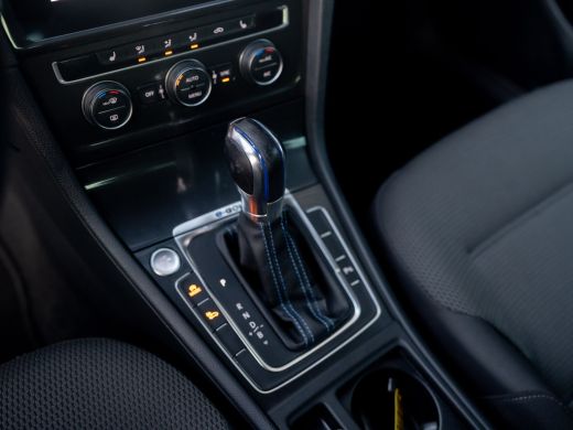 Volkswagen e-Golf | Camera | Keyless | Warmtepomp | Stoelverw. | Adapt. Cr. Stop&Go | Virtual Cockpit | Prijs Rijkl... ActivLease financial lease