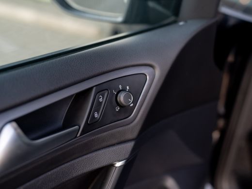 Volkswagen e-Golf | Camera | Keyless | Warmtepomp | Stoelverw. | Adapt. Cr. Stop&Go | Virtual Cockpit | Prijs Rijkl... ActivLease financial lease