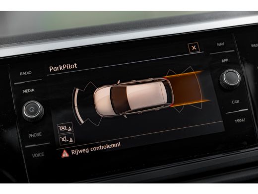 Volkswagen Polo 1.0 TSI Highline Business R | Panorama dak | IQ lights | DSG | ActivLease financial lease