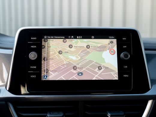 Volkswagen T-Roc 1.5 TSI 150Pk DSG Style | Trekhaak afnb. | IQ Light | Allseason banden | Prijs Rijklaar!! ActivLease financial lease