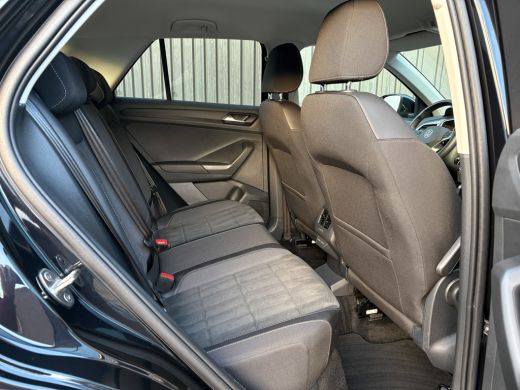 Volkswagen T-Roc 1.5 TSI 150Pk DSG Style | Trekhaak afnb. | IQ Light | Allseason banden | Prijs Rijklaar!! ActivLease financial lease