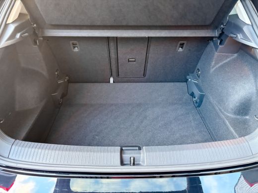 Volkswagen T-Roc 1.5 TSI 150Pk DSG Style | Trekhaak afnb. | IQ Light | Allseason banden | Prijs Rijklaar!! ActivLease financial lease