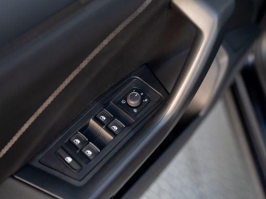 Volkswagen T-Roc 1.5 TSI 150Pk DSG Style | Trekhaak afnb. | IQ Light | Allseason banden | Prijs Rijklaar!! ActivLease financial lease